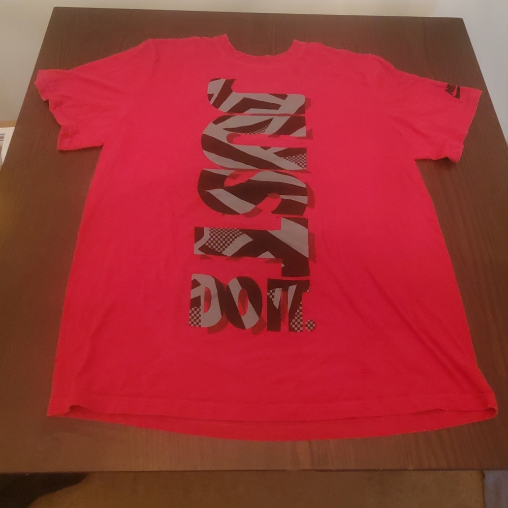 Nike Red T Shirt, size XL. Good Condition